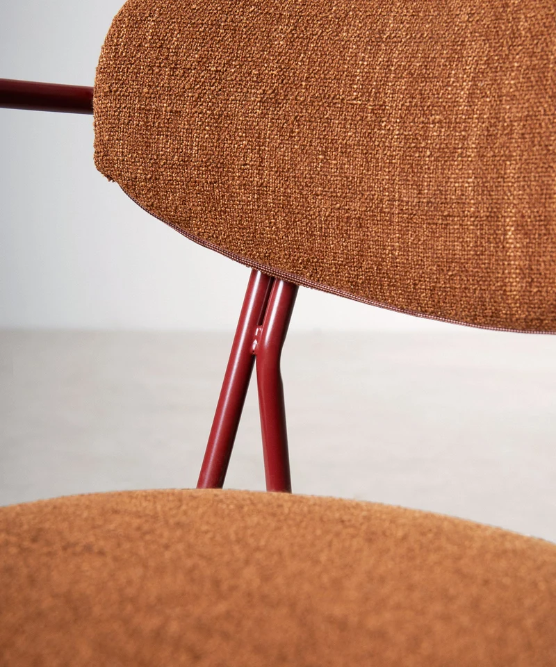 Silla de Comedor de Tela y Metal con Reposabrazos Moritz Arms
