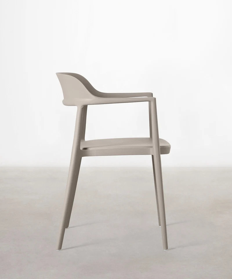 Silla de Polipropileno con Reposabrazos Naomi