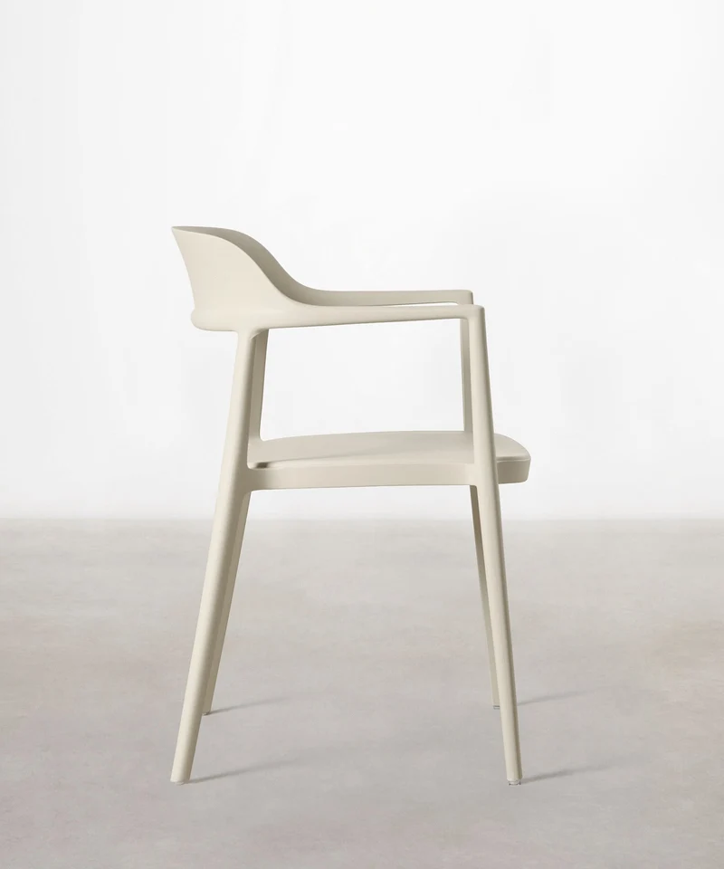 Silla de Polipropileno con Reposabrazos Naomi