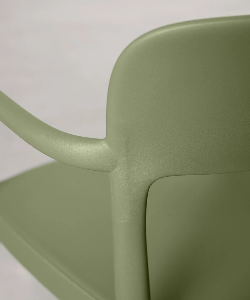 Silla de Polipropileno con Reposabrazos Saria