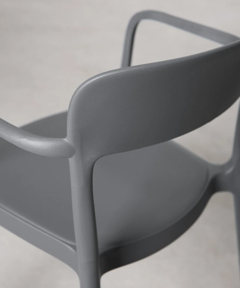 Silla de Polipropileno con Reposabrazos Saria