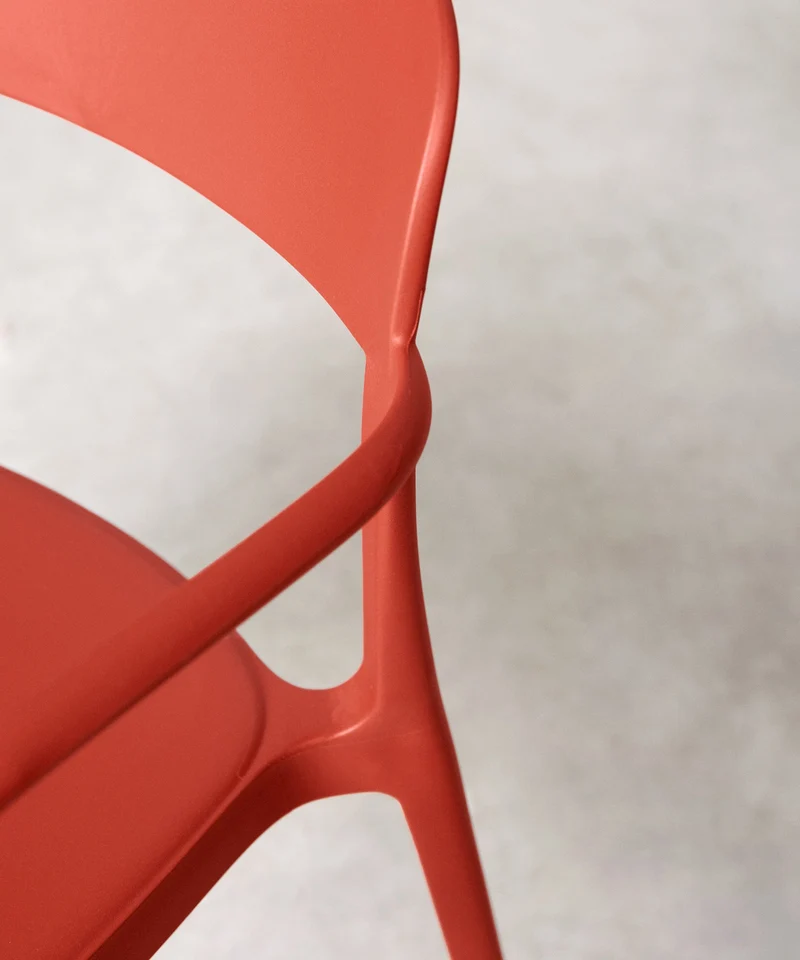 Silla de Polipropileno con Reposabrazos Saria