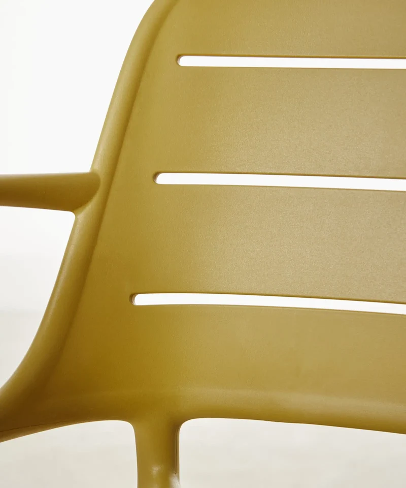 Silla de Polipropileno con Reposabrazos Mila