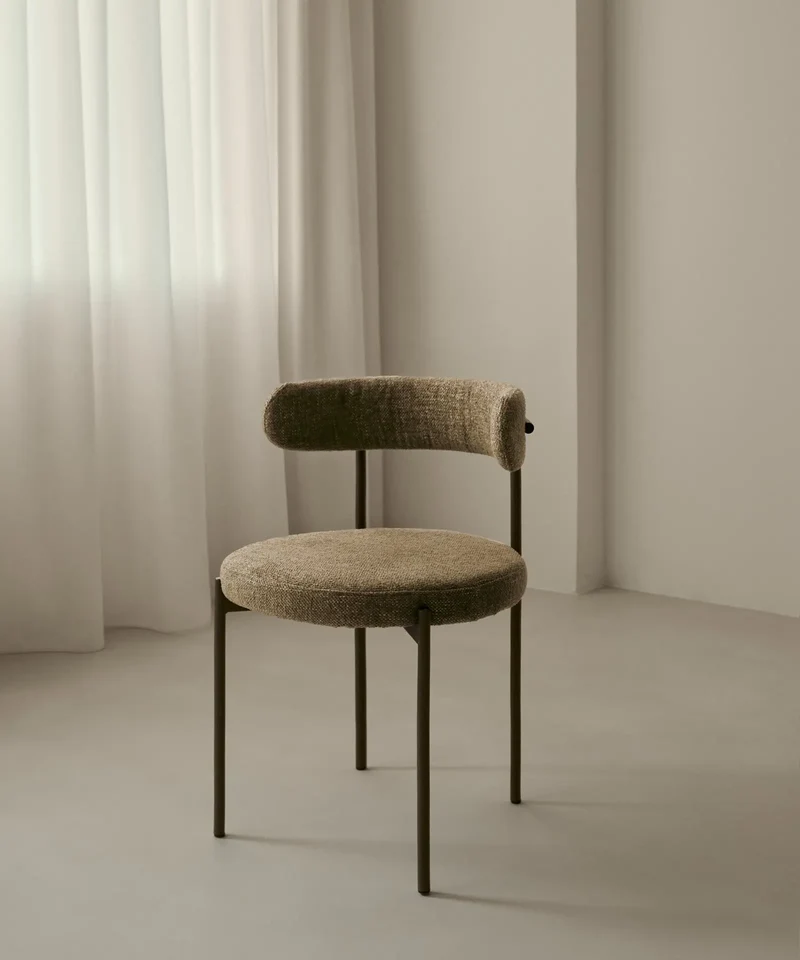 Silla de Comedor en Tela y Metal Alexia