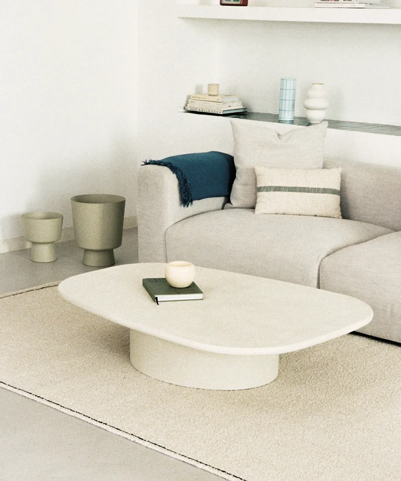 Mesa de Centro Alargada en Microcemento Lira (135 cm)