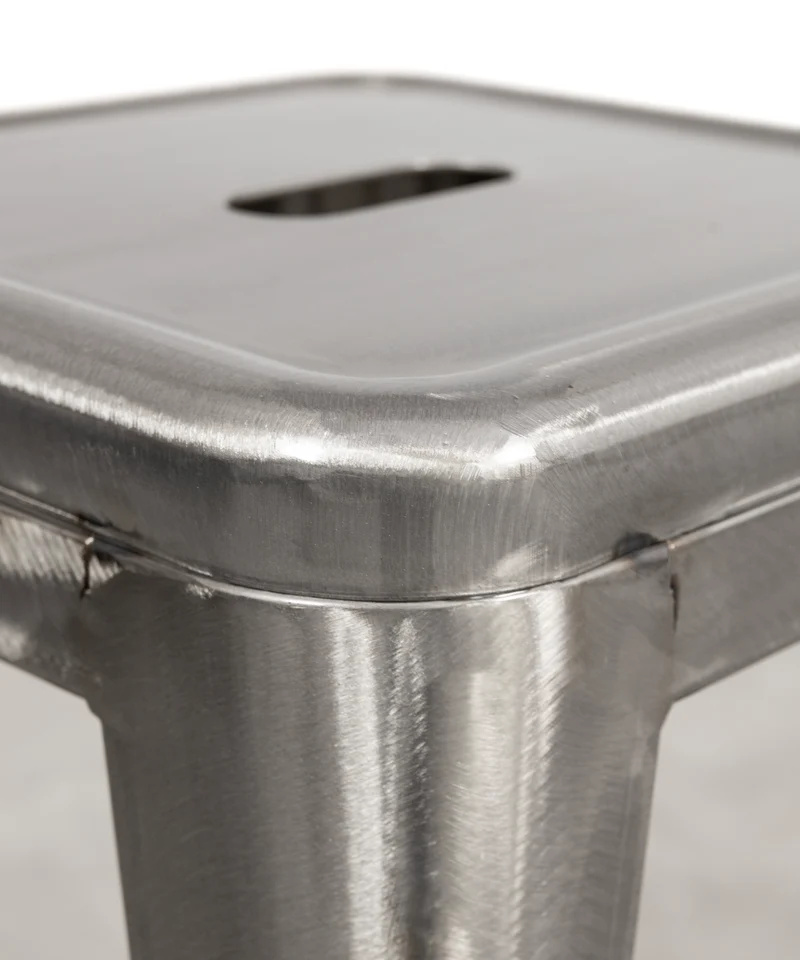 Taburete Bajo de Metal Tolik - Polished Edition