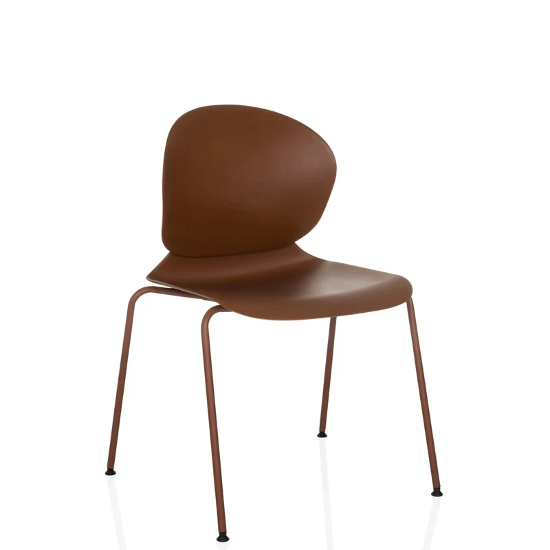 T36 VI - Chaise à quatre pieds