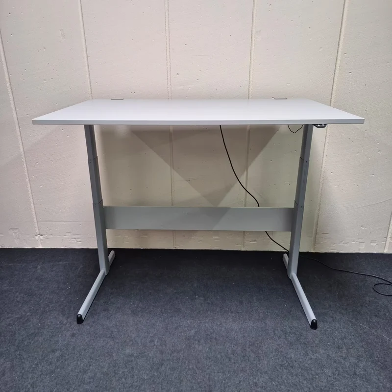 Elektrisch höhenverstellbarer Schreibtisch - Steelcase