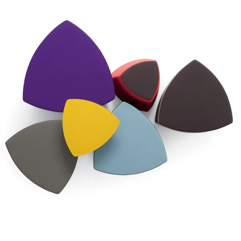 Kensho Stool von Kastel – Design-Polsterhocker & Pouf mobil für moderne Kommunikationszonen