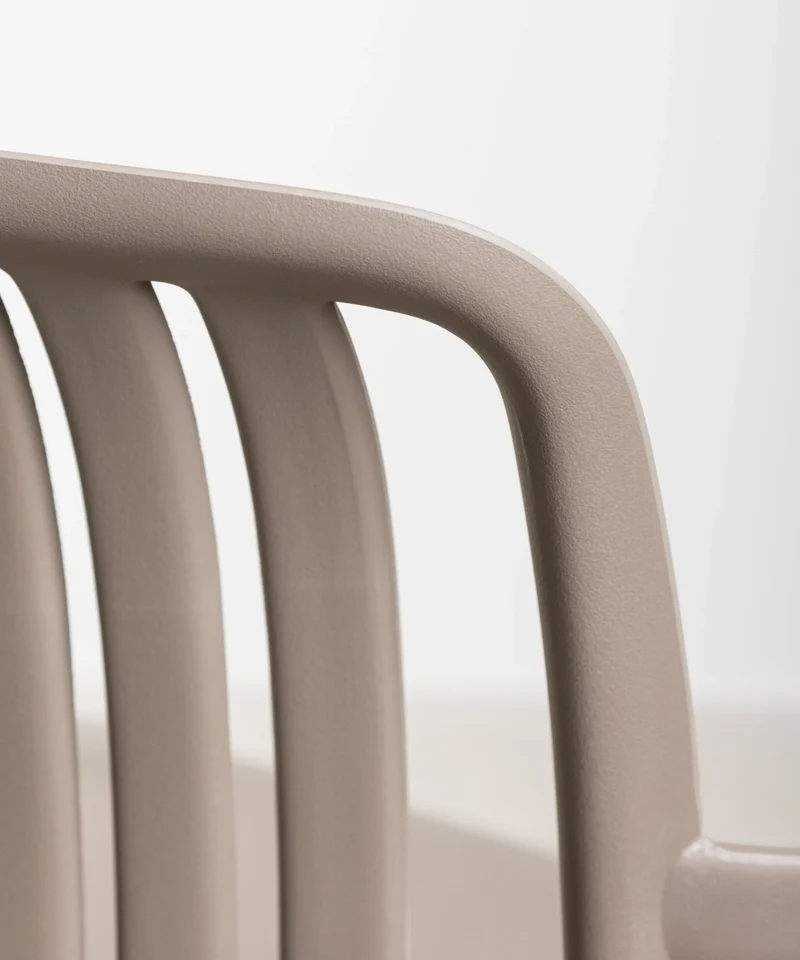 Silla de Polipropileno con Reposabrazos Kora Arms
