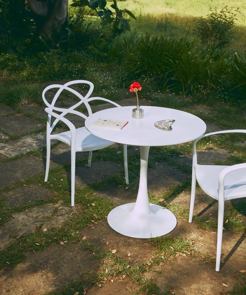 Silla de Polipropileno con Reposabrazos Maestro Arms