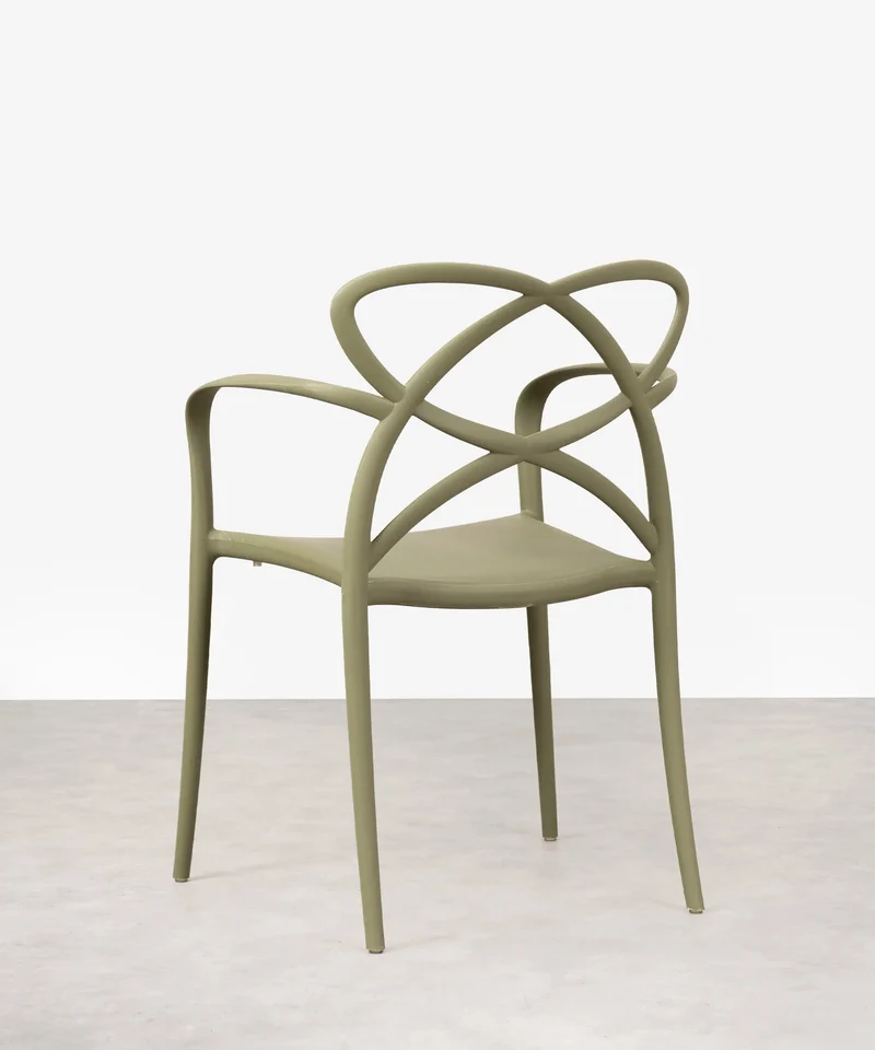 Silla de Polipropileno con Reposabrazos Maestro Arms