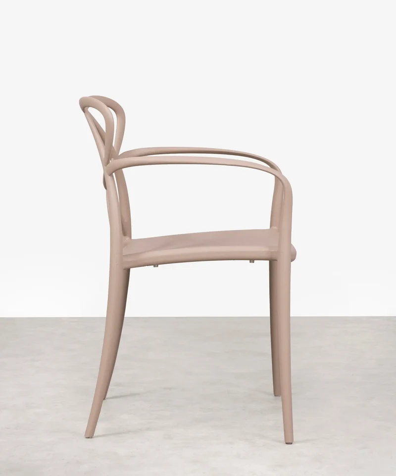 Silla de Polipropileno con Reposabrazos Maestro Arms