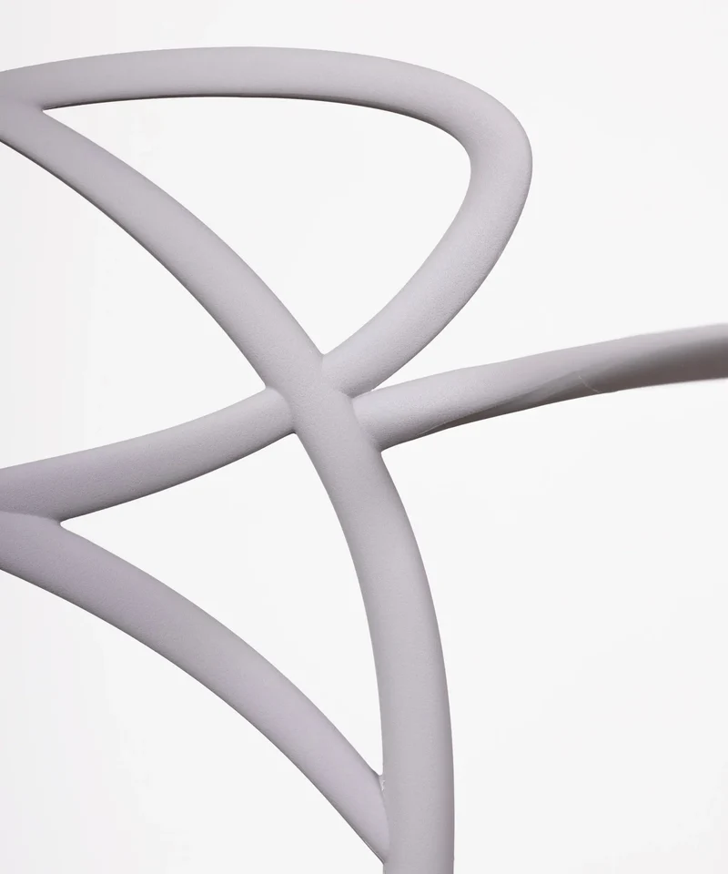 Silla de Polipropileno con Reposabrazos Maestro Arms