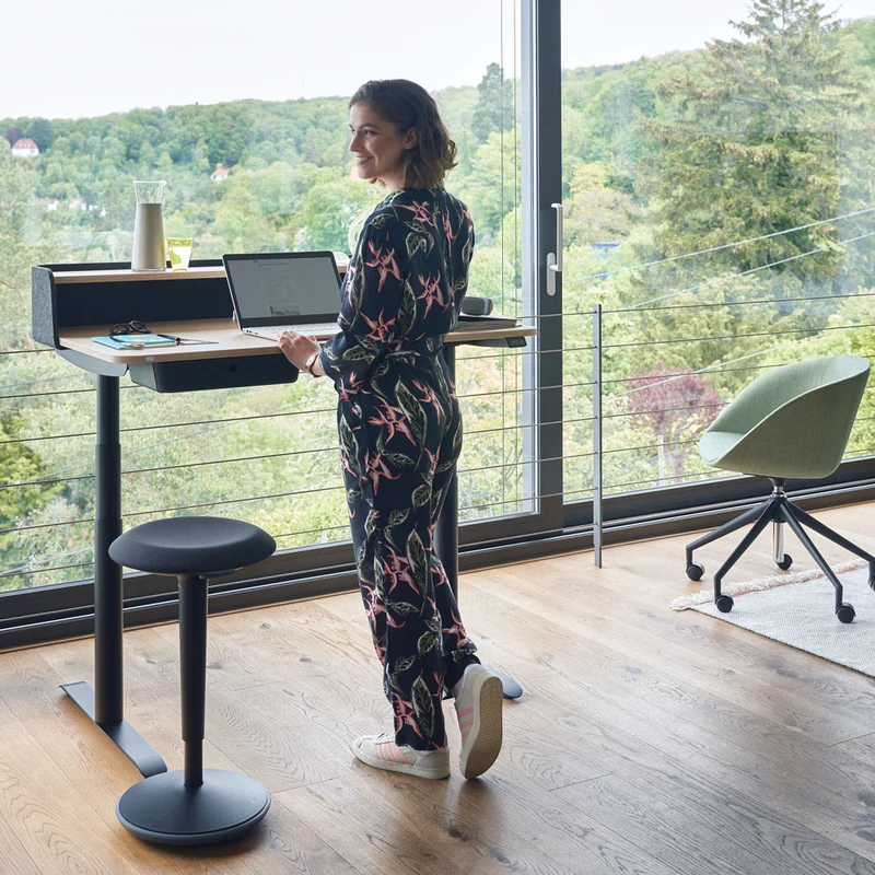 sedus se:fit Stehhocker | Hocker | Steh-Sitzhocker | Schwarz - Rot |