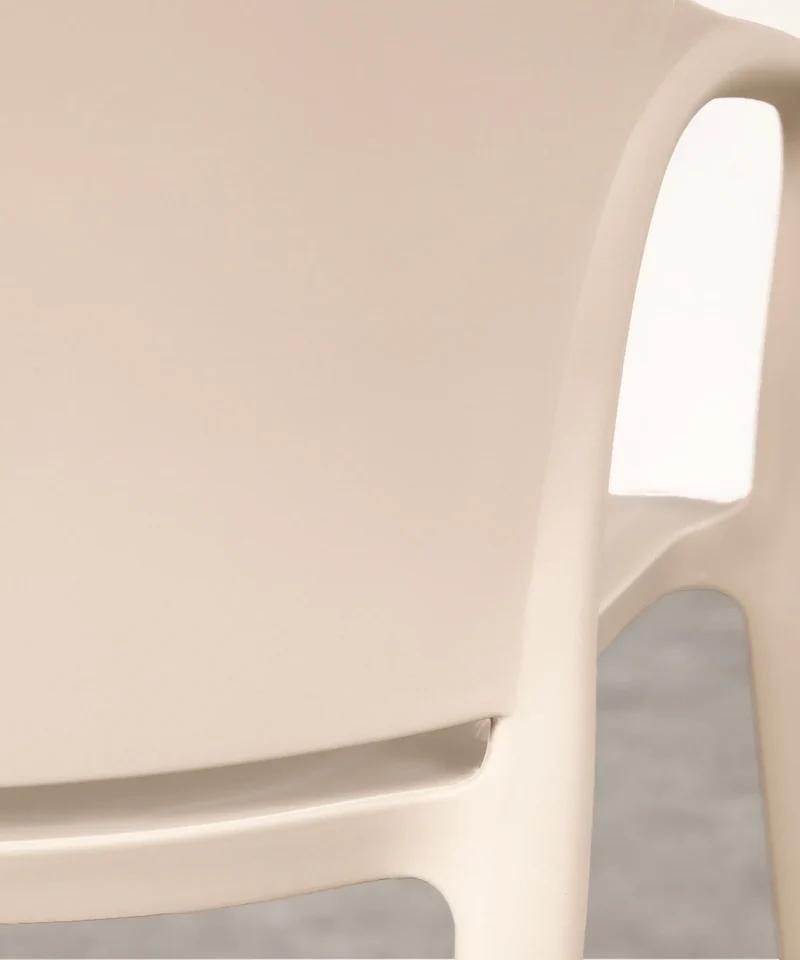 Silla de Polipropileno con Reposabrazos Pippa