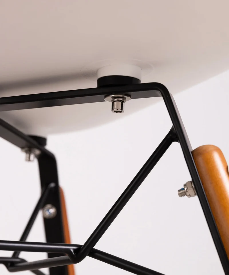 Silla de Polipropileno y Madera con Reposabrazos Elon Arms