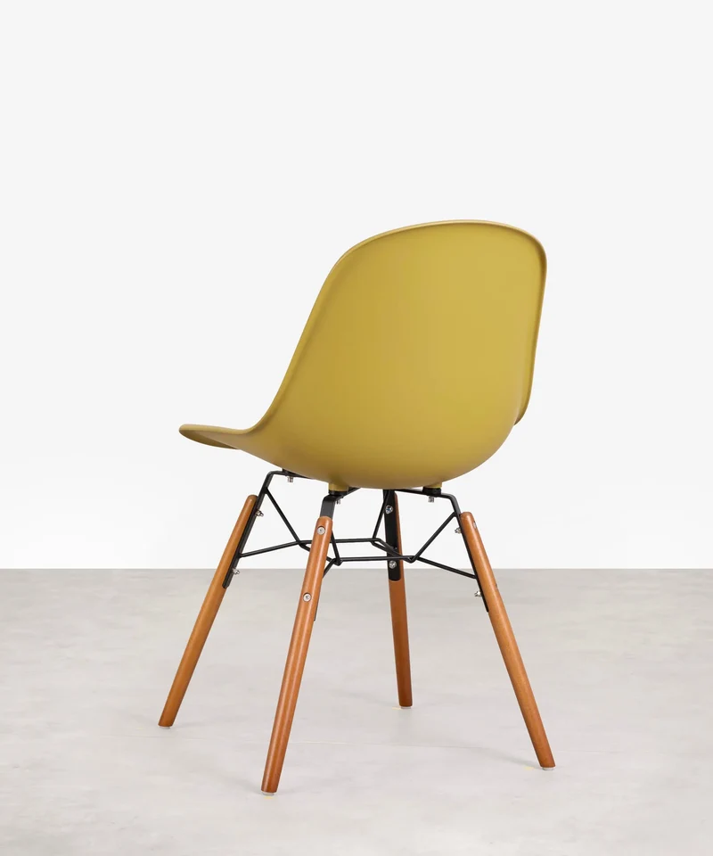 Silla de Polipropileno y Madera Elon