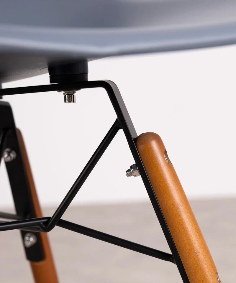 Silla de Polipropileno y Madera Elon