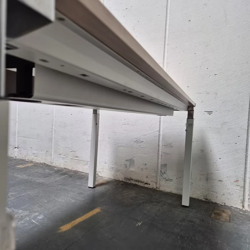 Schreibtisch Steelcase Kalidro