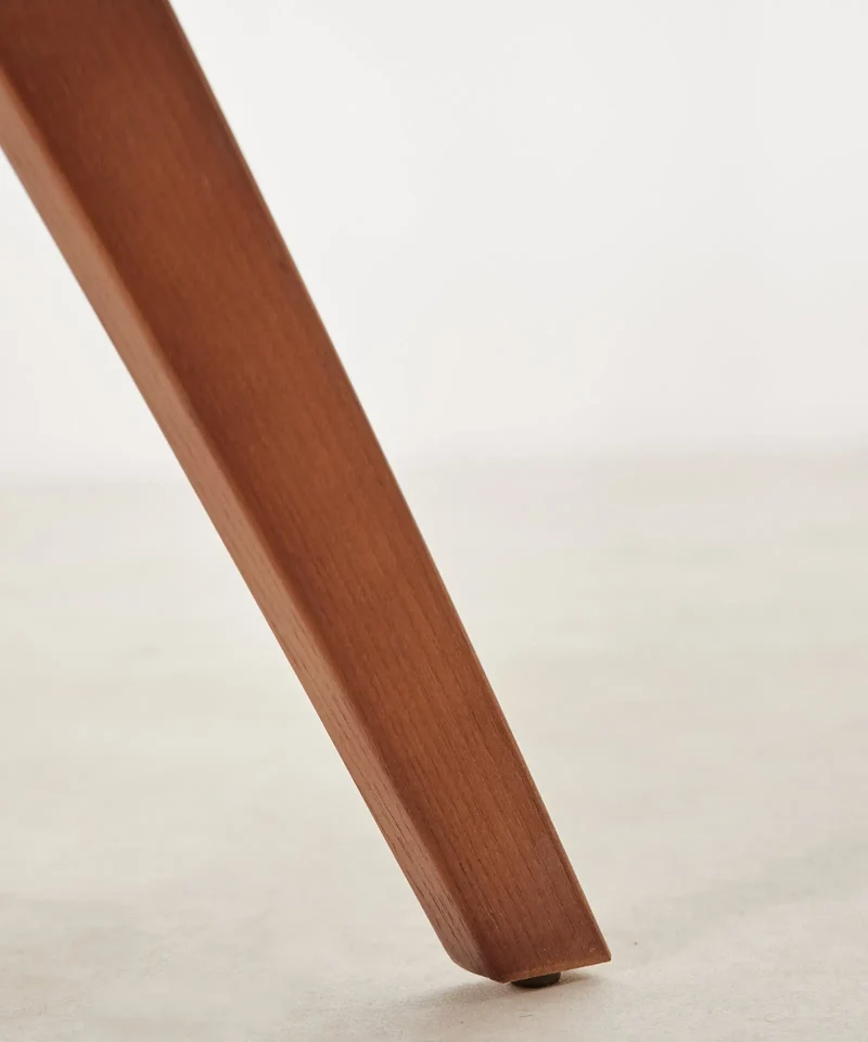 Silla de Comedor en Madera y Tapizada con Reposabrazos Matilde