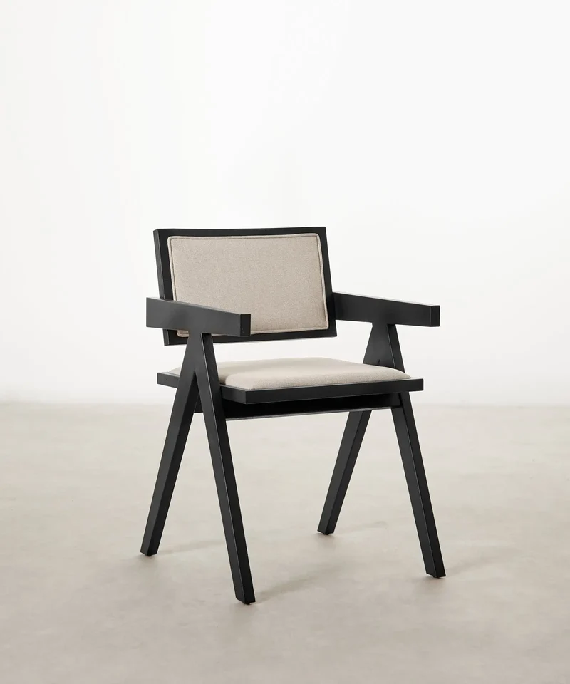 Silla de Comedor en Madera y Tapizada con Reposabrazos Matilde