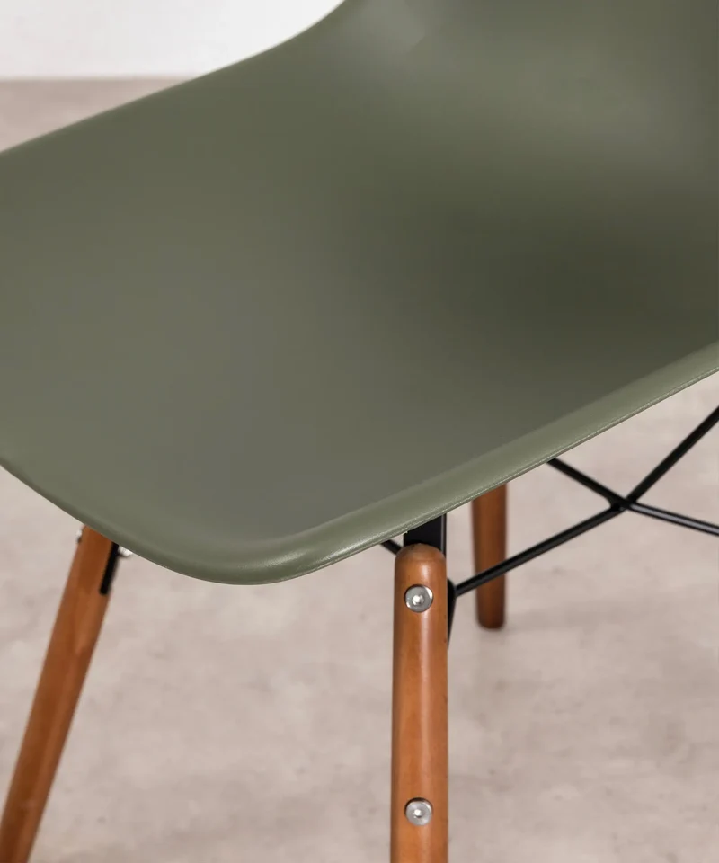 Silla de Polipropileno y Madera Elon