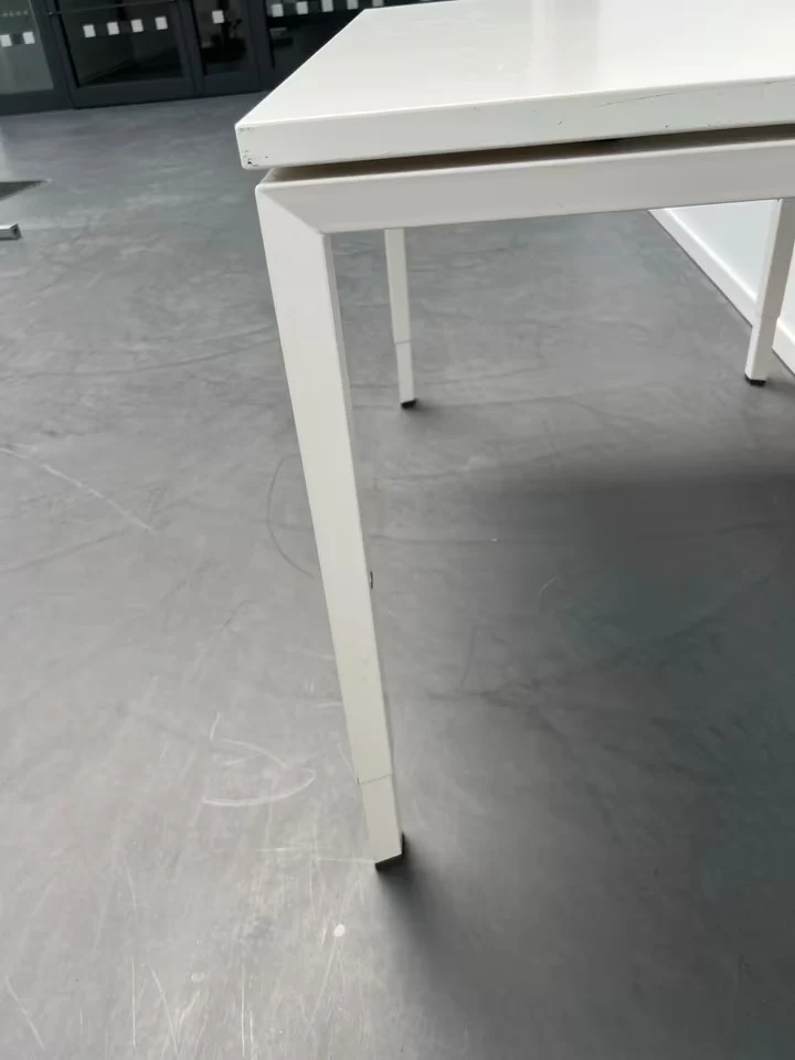 Schreibtisch OKA