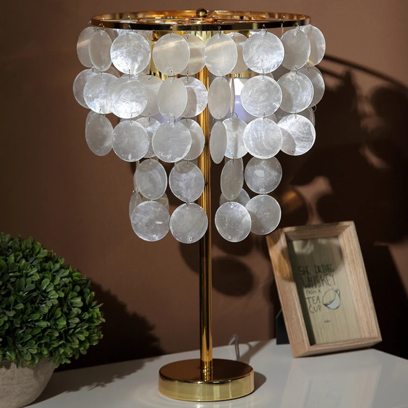 Contemporary Scandinavian Round Processing Natural Shell Iron 1-Light Table Lamp For Bedroom