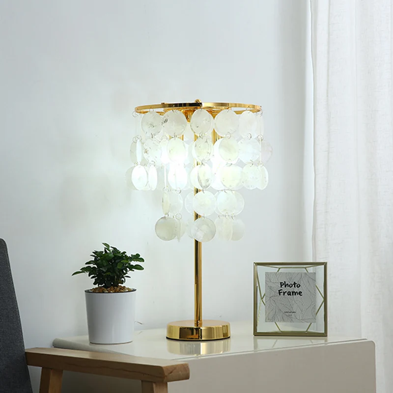 Contemporary Scandinavian Round Processing Natural Shell Iron 1-Light Table Lamp For Bedroom