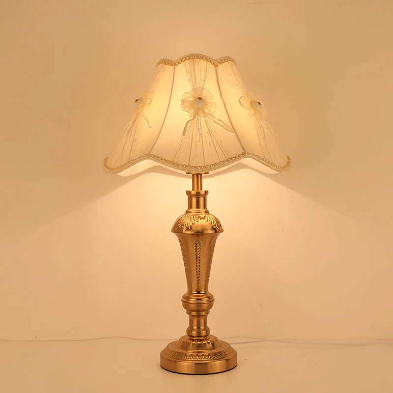Contemporary Scandinavian Flower Iron Fabric 1-Light Table Lamp For Bedroom
