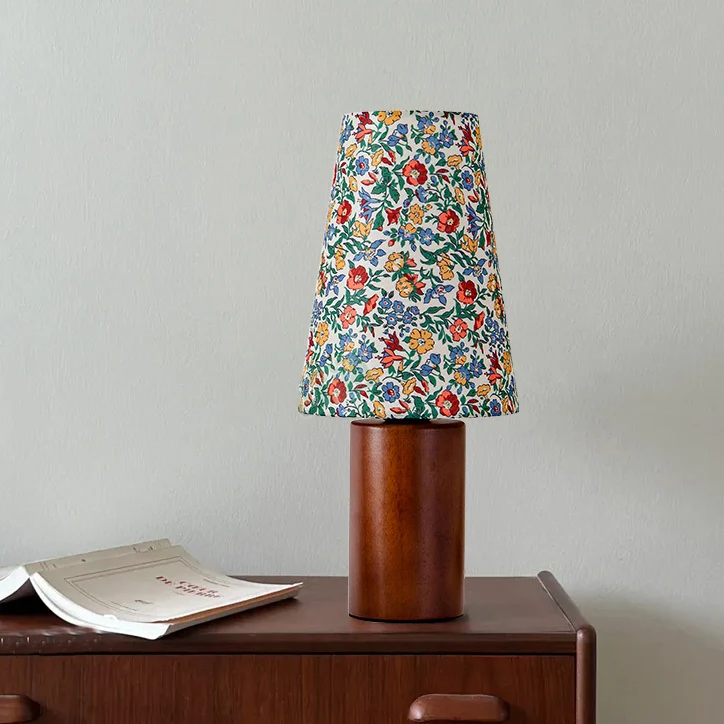 Traditional Vintage Round Table Solid Wood Fabric 1-Light Table Lamp For Bedroom