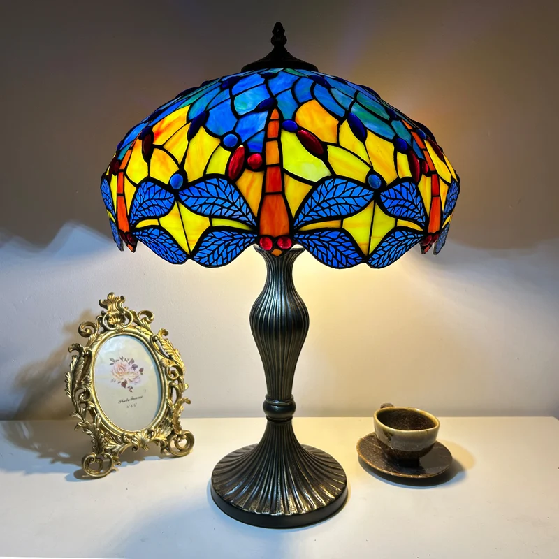 Traditional Tiffany Lines Flower Pattern Resin Glass 2-Light Table Lamp For Bedroom