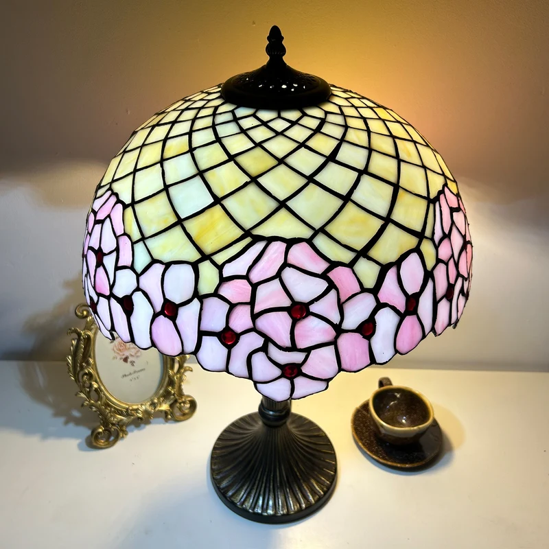 Traditional Tiffany Lines Flower Pattern Resin Glass 2-Light Table Lamp For Bedroom