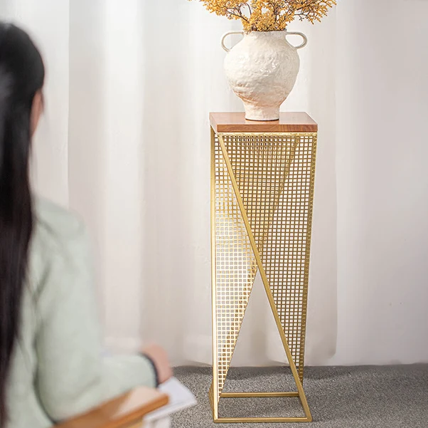 Modern Minimalist Square Metal Oak Wood Display Rack Openwork Design For Living Room