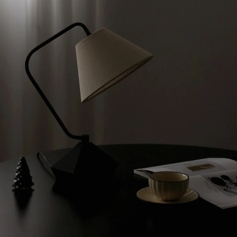 Contemporary Retro Fabric Metal Round 1-Light Table Lamp For Bedroom