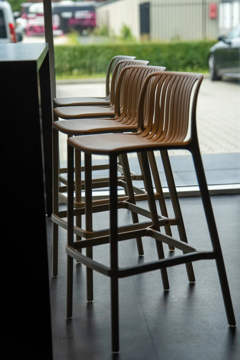 Yellow Dot · Stripe – Kantinenstuhl und Barhocker