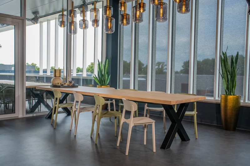 Yellow Dot · Pura – Kantinenstuhl und Barhocker