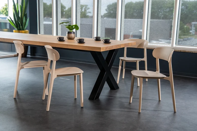 Yellow Dot · Pura – Kantinenstuhl und Barhocker