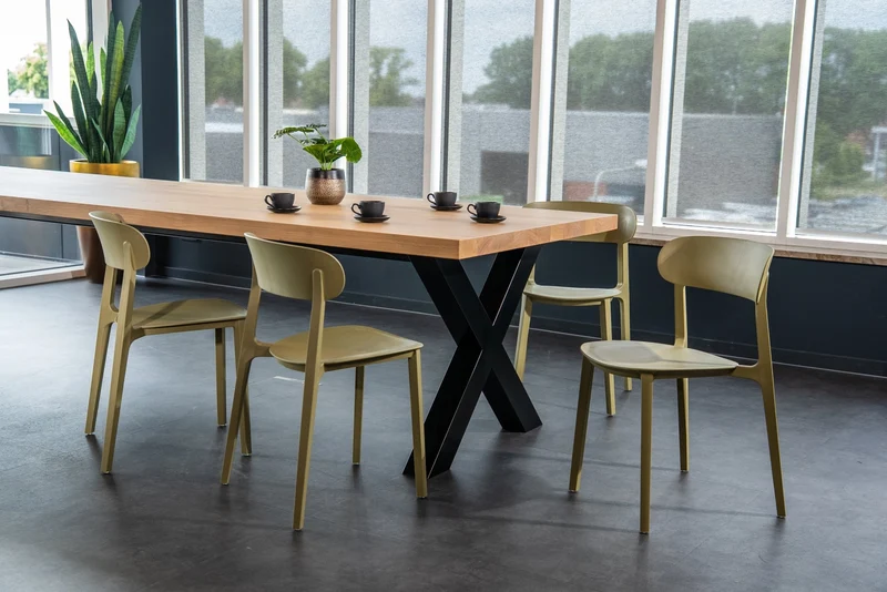 Yellow Dot · Pura – Kantinenstuhl und Barhocker