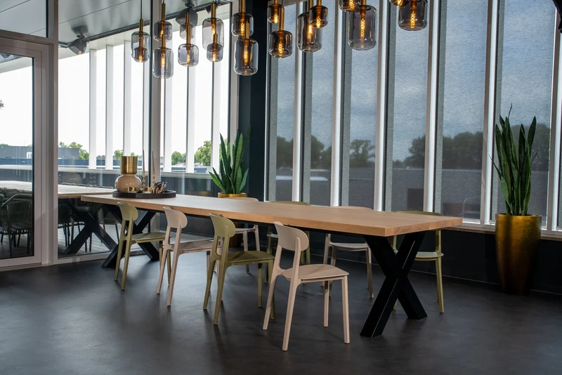 Yellow Dot · Pura – Kantinenstuhl und Barhocker