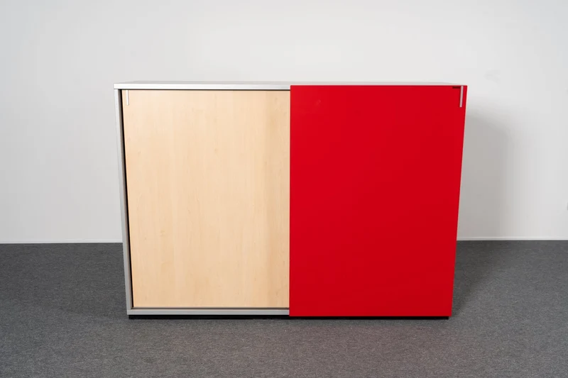 Schiebetürschrank Ahorn/Rot Svoboda gebraucht