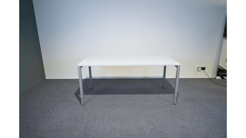 Schreibtisch manuell höhenverstellbar Techno Tatsu gebraucht