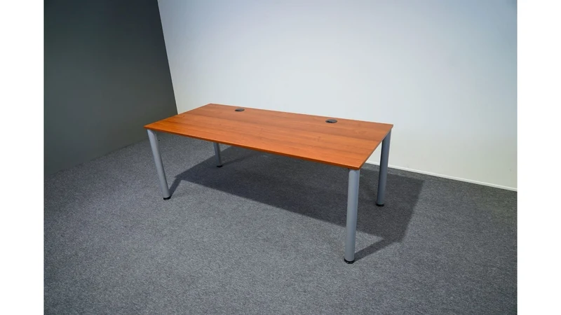 Schreibtisch Nuss/Grau Blaha Cungi gebraucht