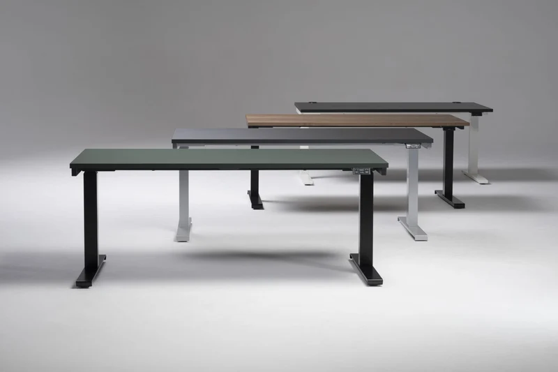 Elektrisch höhenverstellbarer Eckschreibtisch XIO 2.0 von Nowy Styl