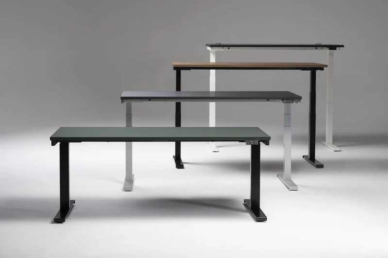 Elektrisch höhenverstellbarer Eckschreibtisch XIO 2.0 von Nowy Styl