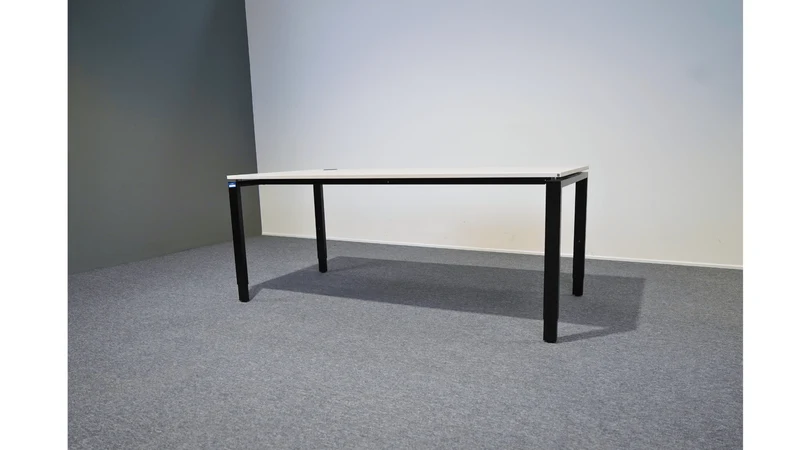 Schreibtisch höhenverstellbar Blaha Tikdo gebraucht