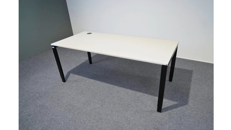 Schreibtisch höhenverstellbar Blaha Tikdo gebraucht