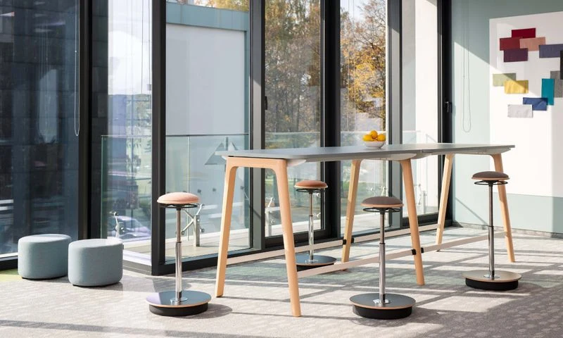 Hocker Belise von Nowy Styl
