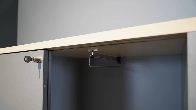 Hali „ProStore“ Garderobenschrank gebraucht